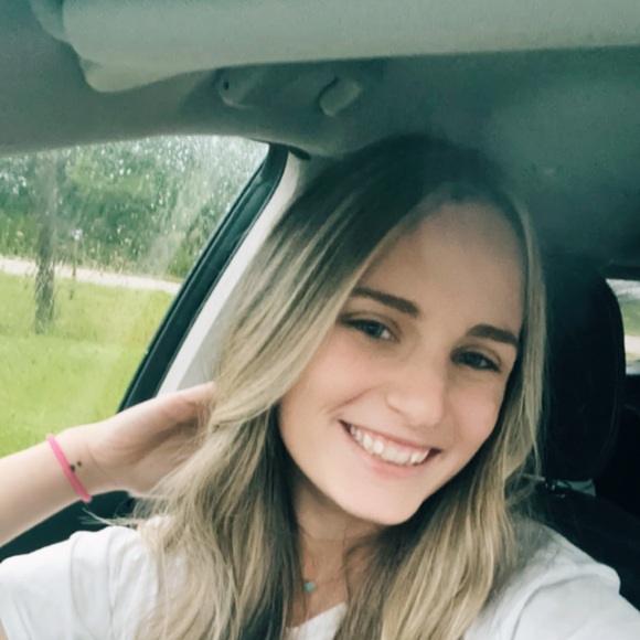 Meet your Posher, Randi - Picture 1 of 1